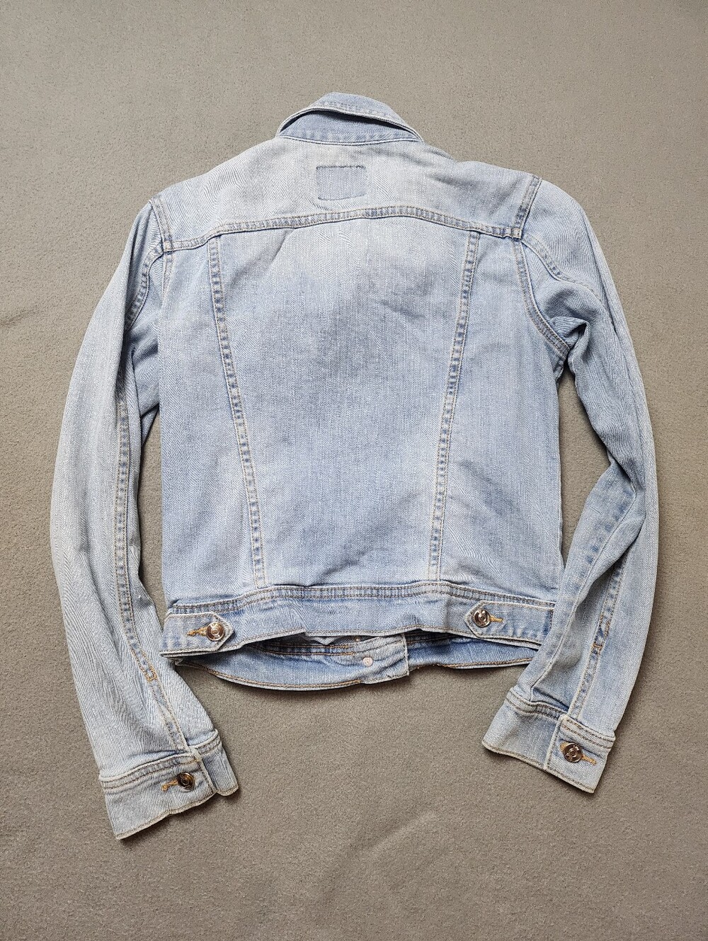 ELA COLECCIÓN Light Wash Denim Trucker Jacket Size S – Classic Button-Up - Picture 2 of 8